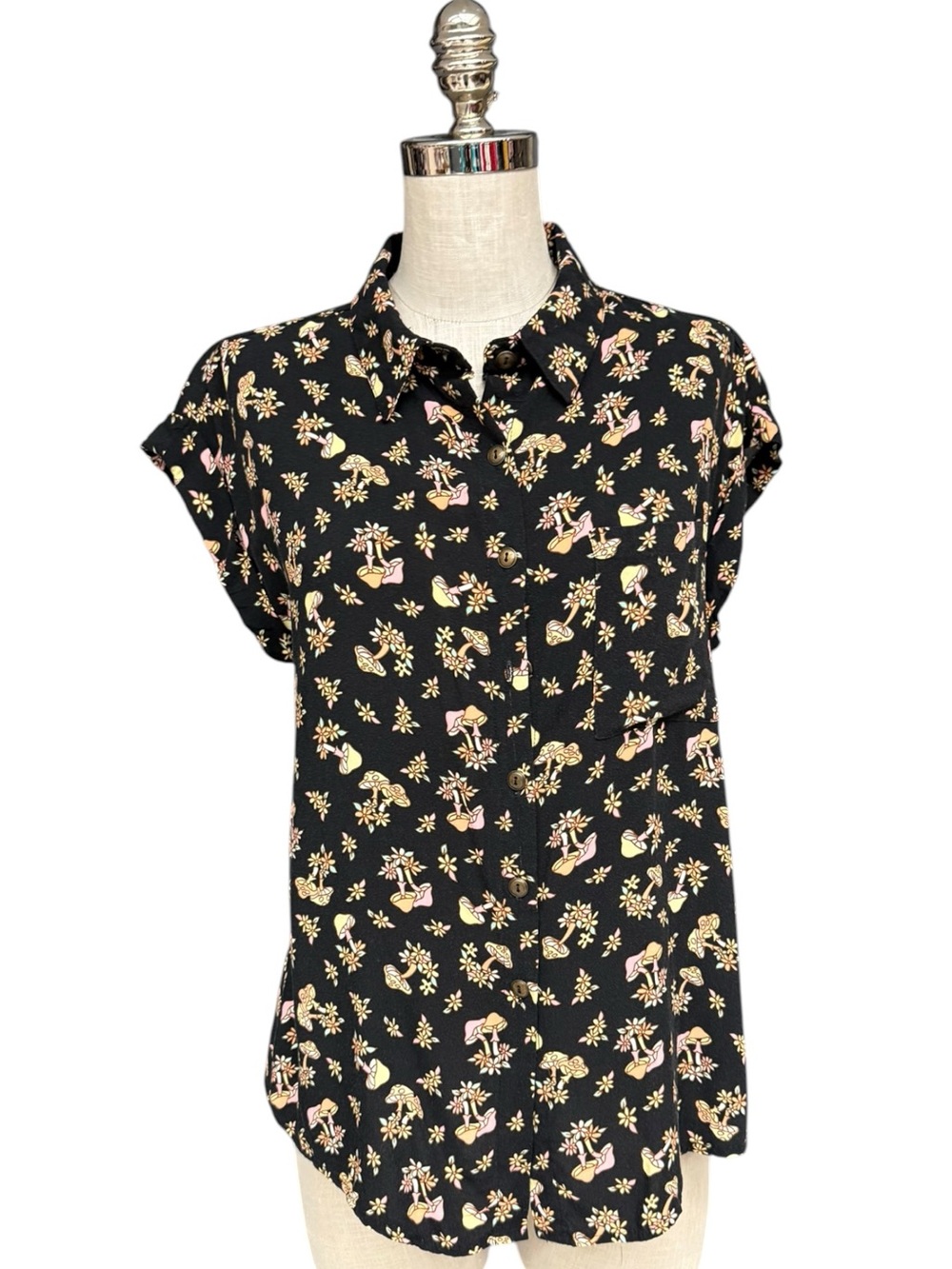 No Boundaries Black Mushroom Floral Button Front Blouse Size L Cottagecore Y2K